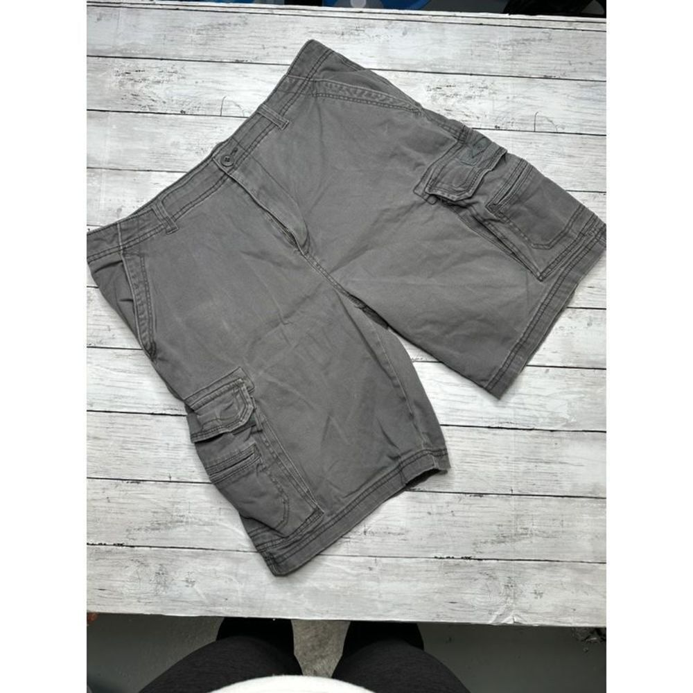 UNIONBAY  Men's cargo shorts in gray size 38